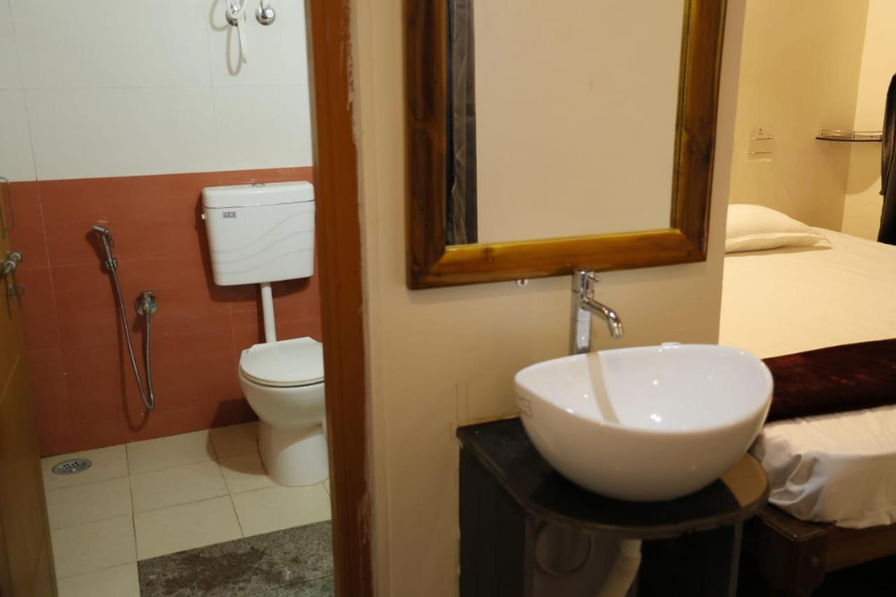 Niyati Home Stay Gokarna  Ngoại thất bức ảnh